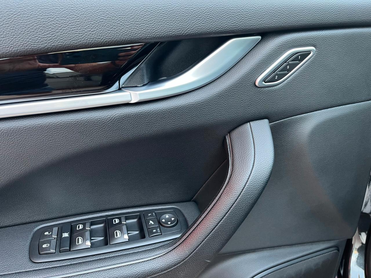 Maserati Levante 3.0 V6 AWD 250cv Diesel GRAN SPORT