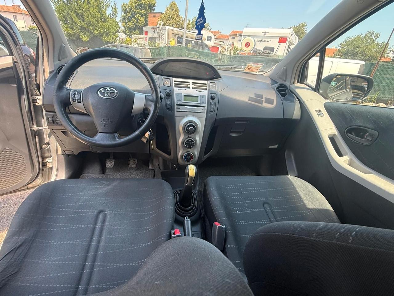 Toyota Yaris II 5p 1.0 Sol - 120.333 km - Neopatentati