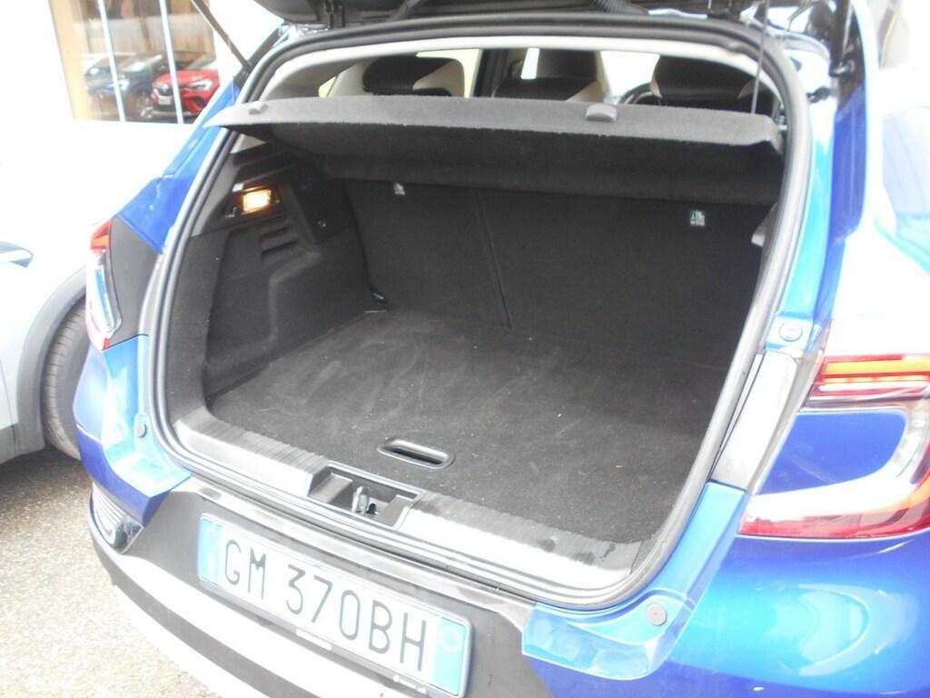 Renault Captur 1.6 E-TECH Hybrid Techno Fast Track Auto