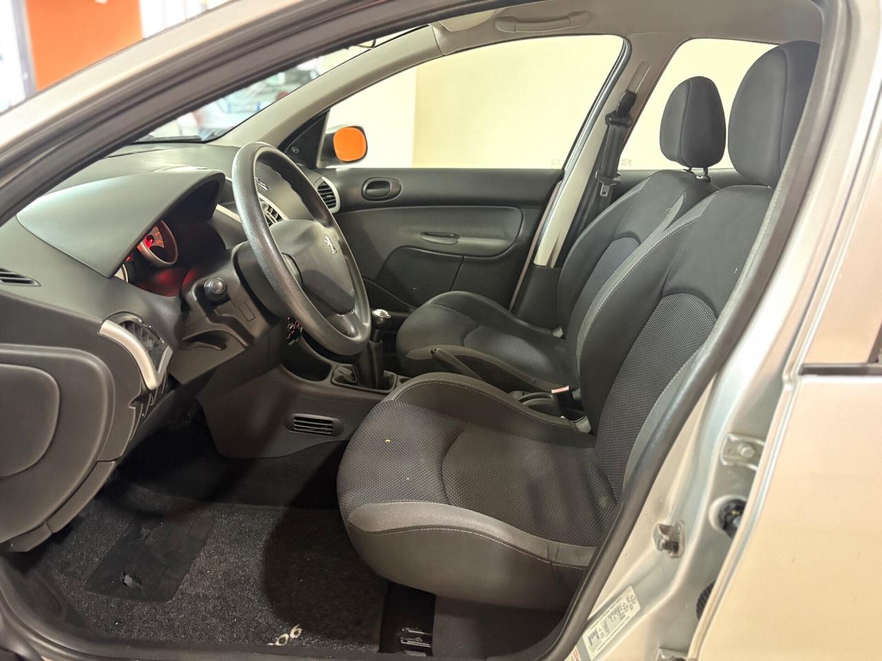 Peugeot 207 1.2 57 CV 5p. GPL