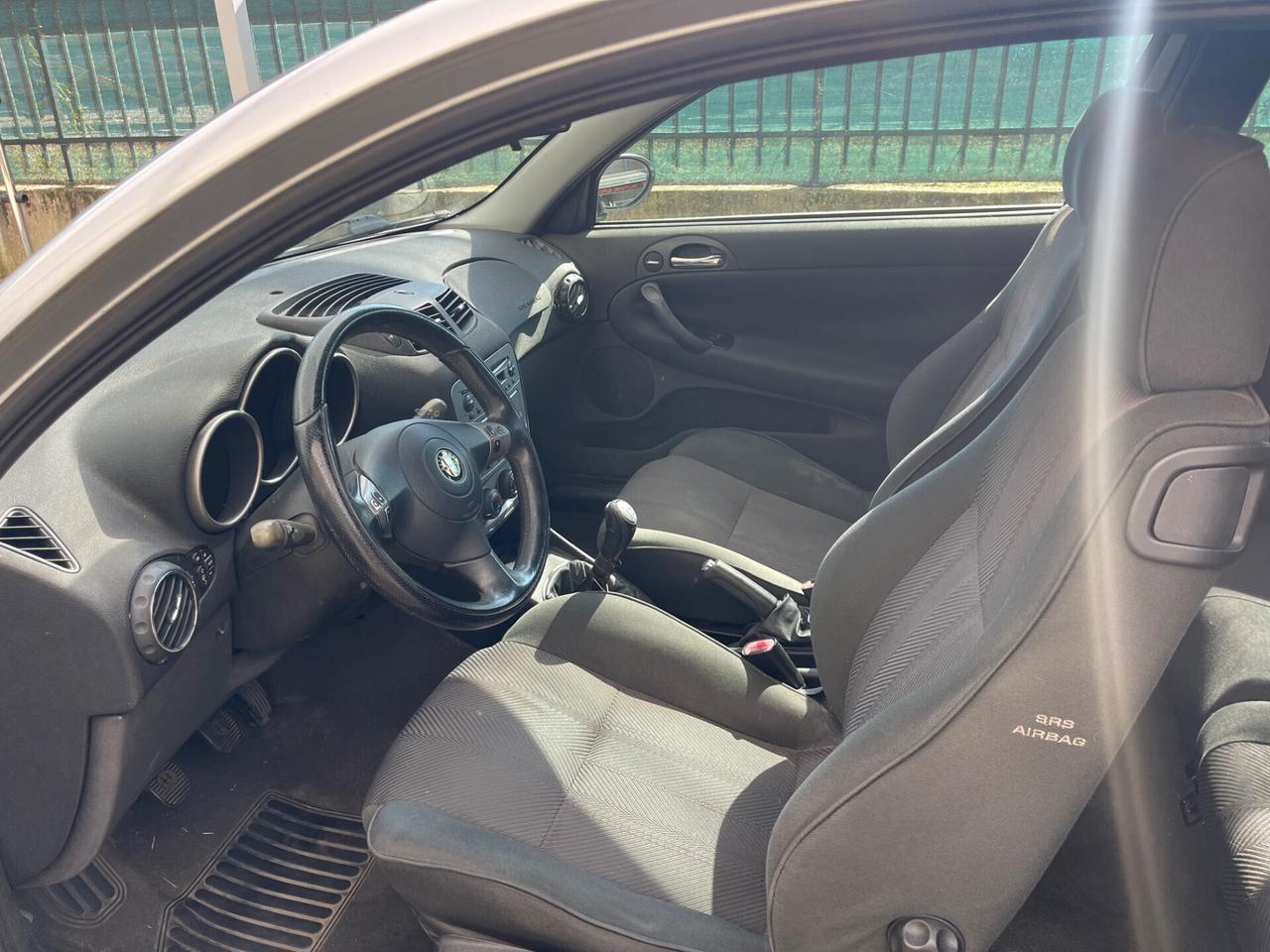 Alfa Romeo 147 1.6i benzina T- Spark neopatentati