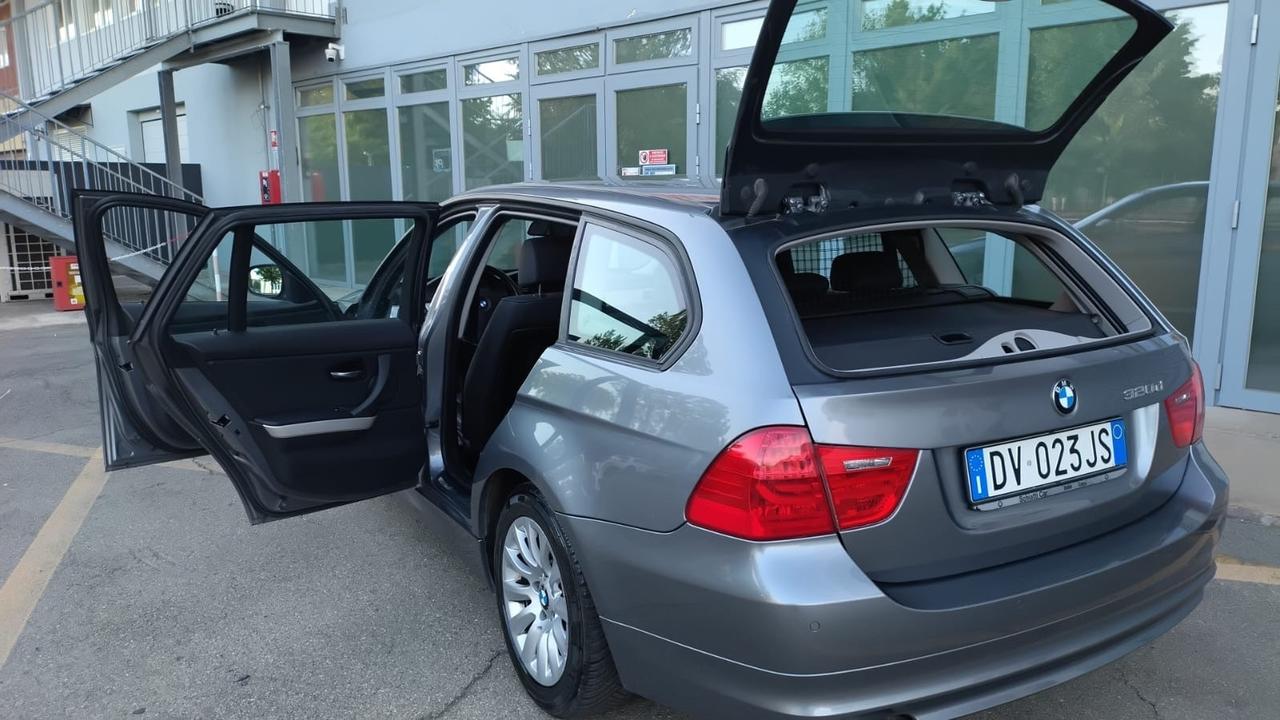 Bmw 320 320d cat Touring Attiva