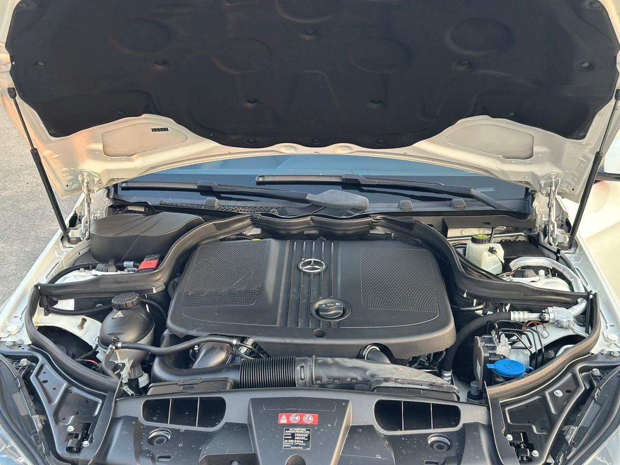 Mercedes Classe E AUT. 2.2 170CV Sport DA VETRINA