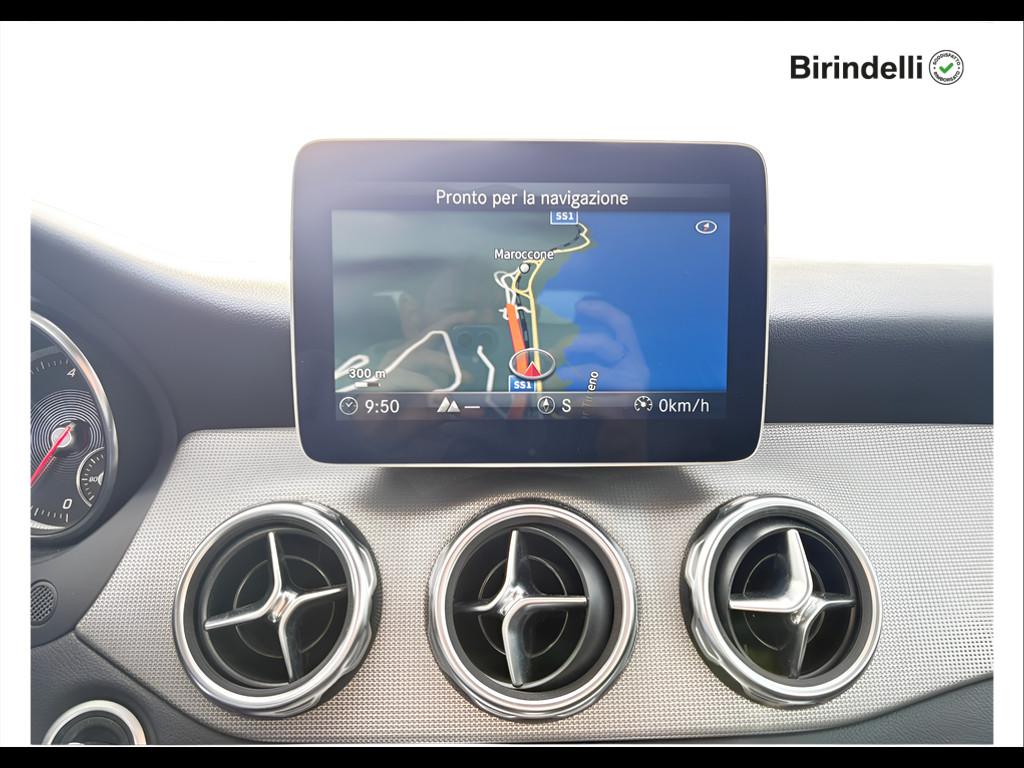 Mercedes-Benz GLA (X156) - GLA 200 d Automatic Sport