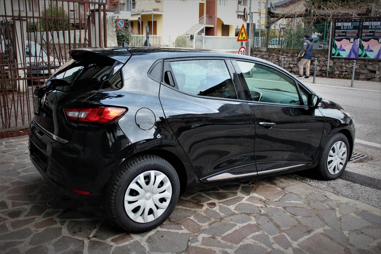 Renault Clio TCe 12V 75 CV 5 porte 44000 km Neopatentati