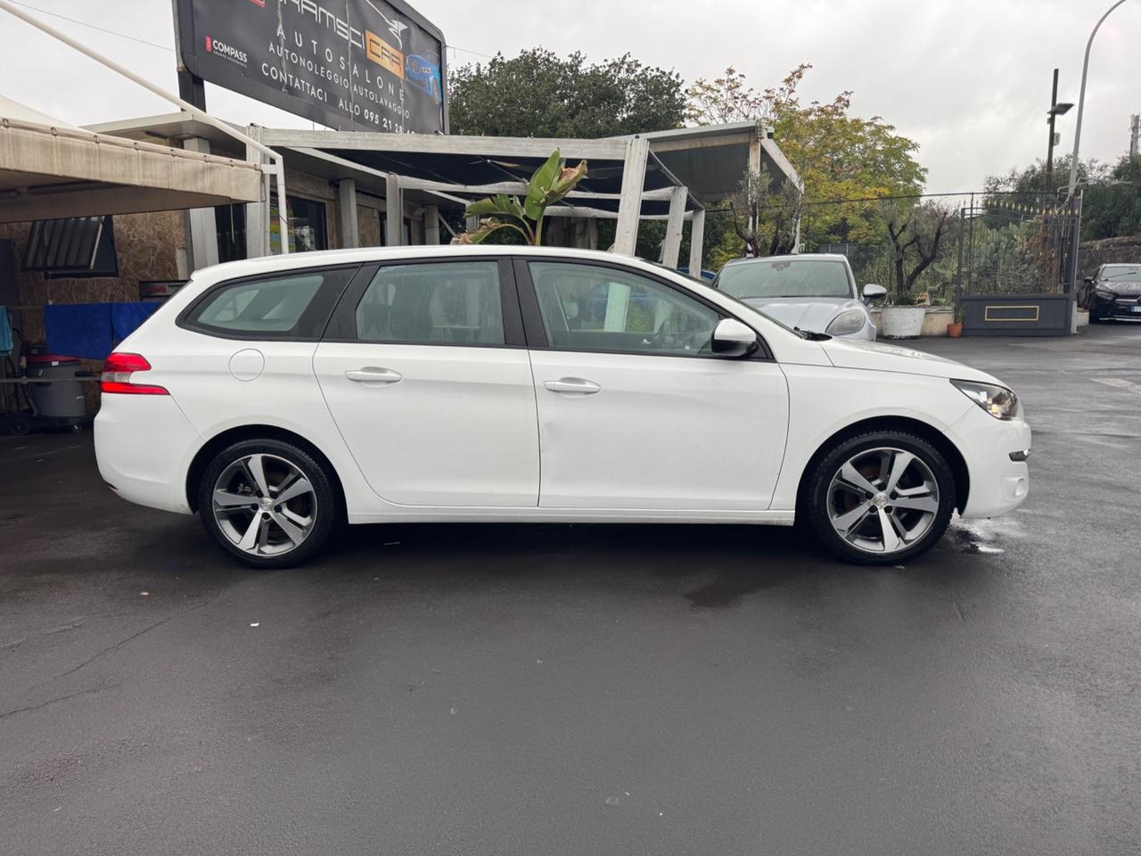 Peugeot 308 BlueHDi 120 S&S SW Allure