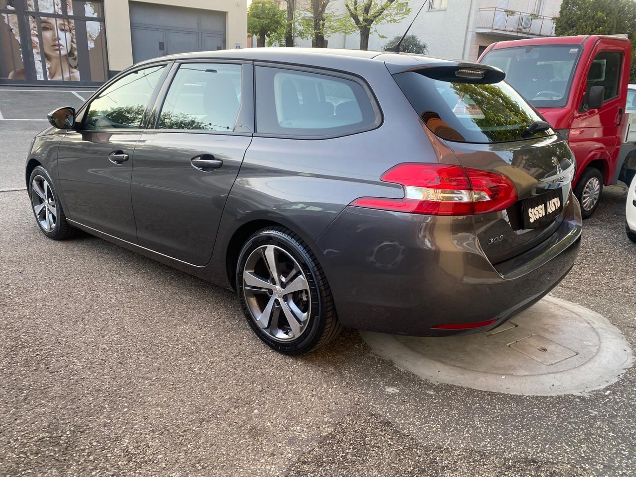 Peugeot 308 PureTech Turbo 130 S&S SW Allure