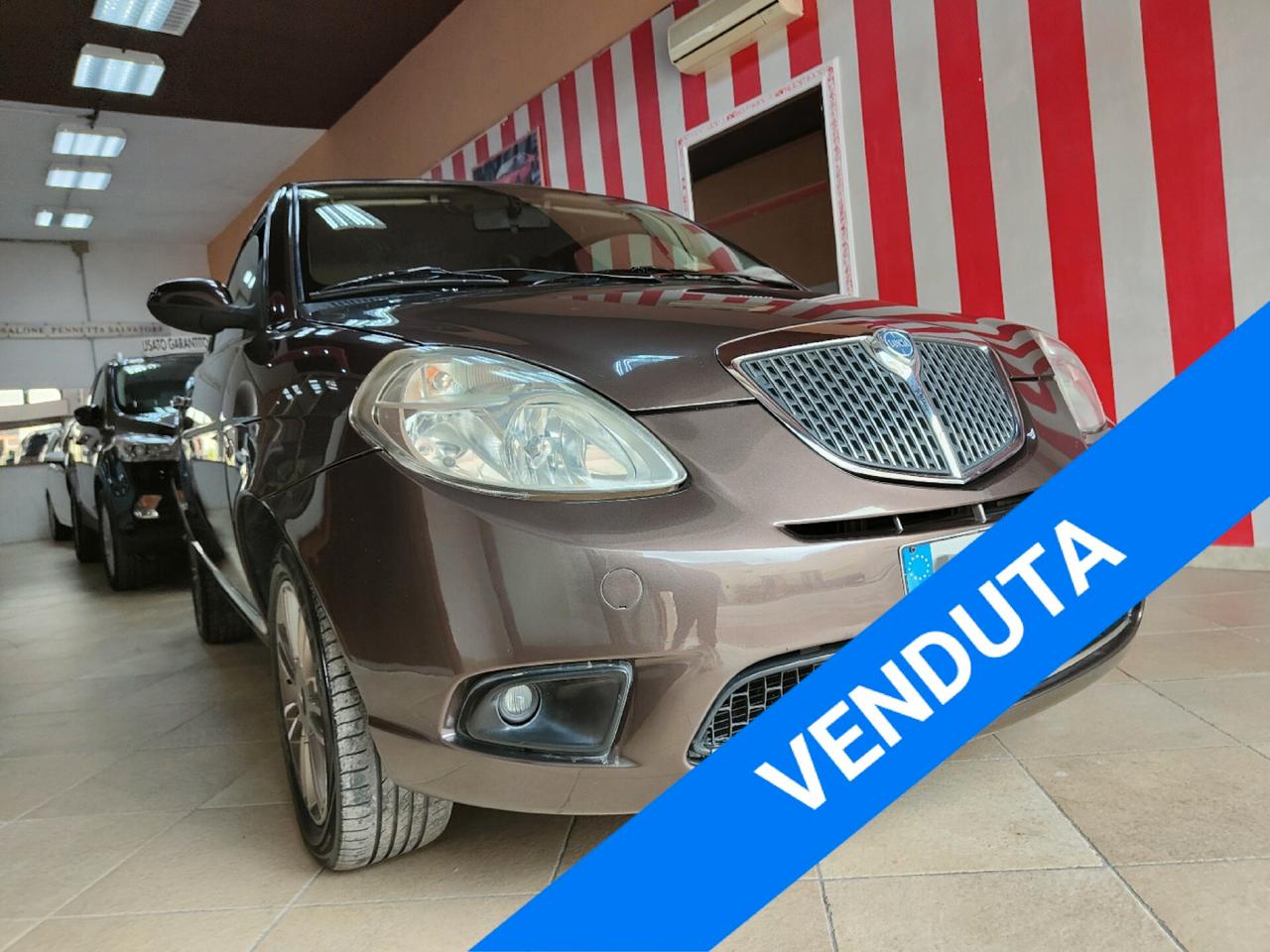 Lancia Ypsilon 1.3 MJT 75 CV Platino