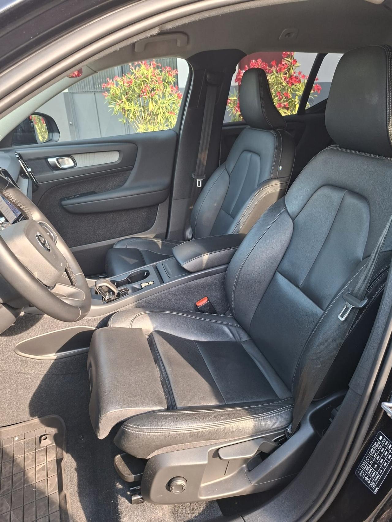 Volvo XC40 B3 automatico Core AUTOCARRO N1 5 POSTI!