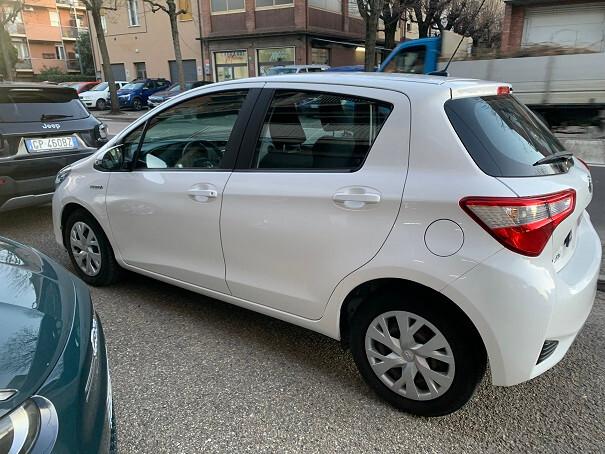Toyota Yaris 1.5 Hybrid 5 porte Business