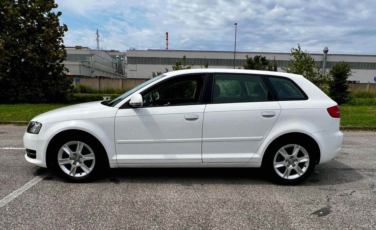 Audi A3 SPB 1.6 TDI 105 CV CR Ambition