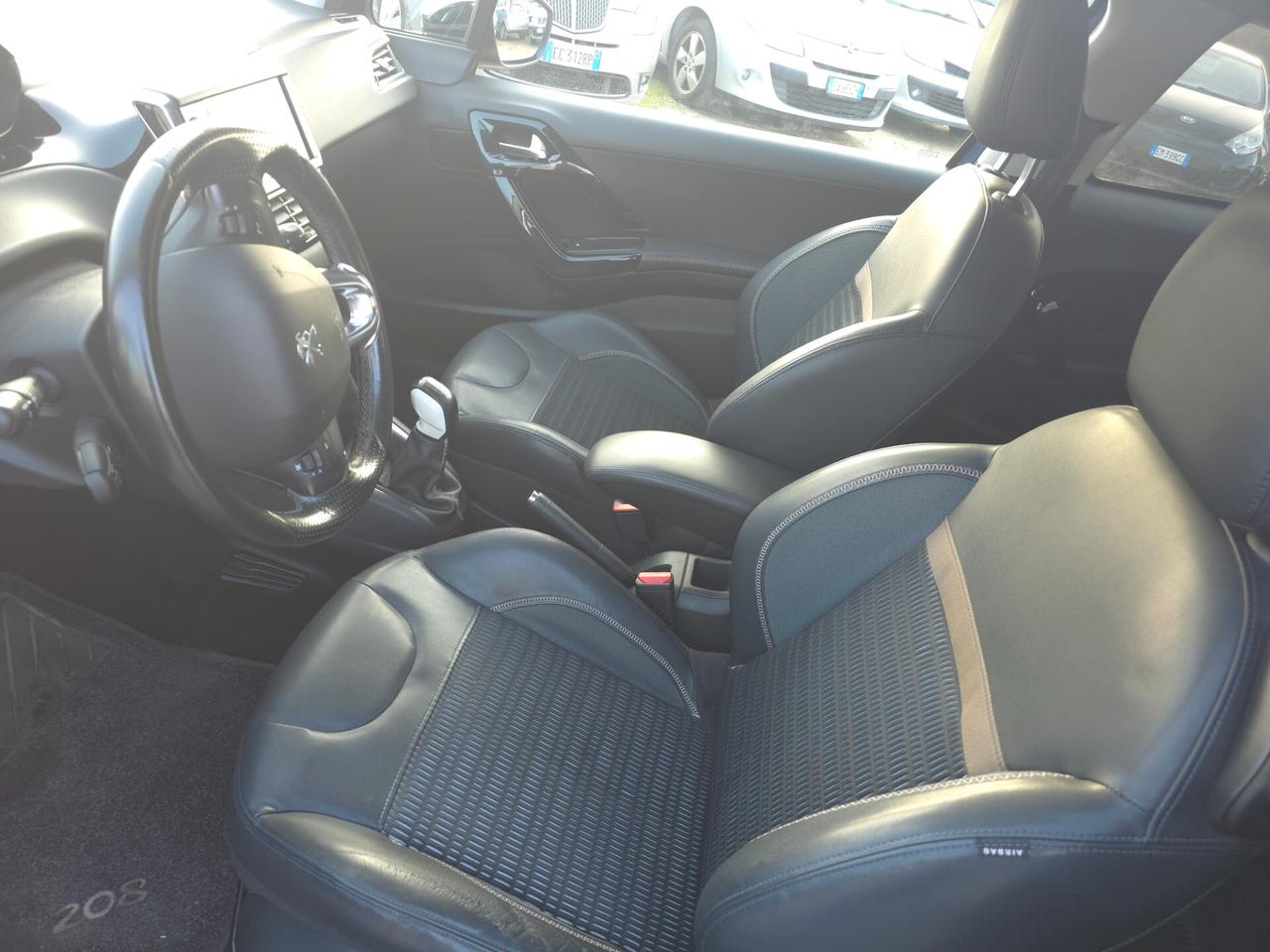 Peugeot 208 1.6 e-HDi 92 CV Stop&Start 3 porte Allure