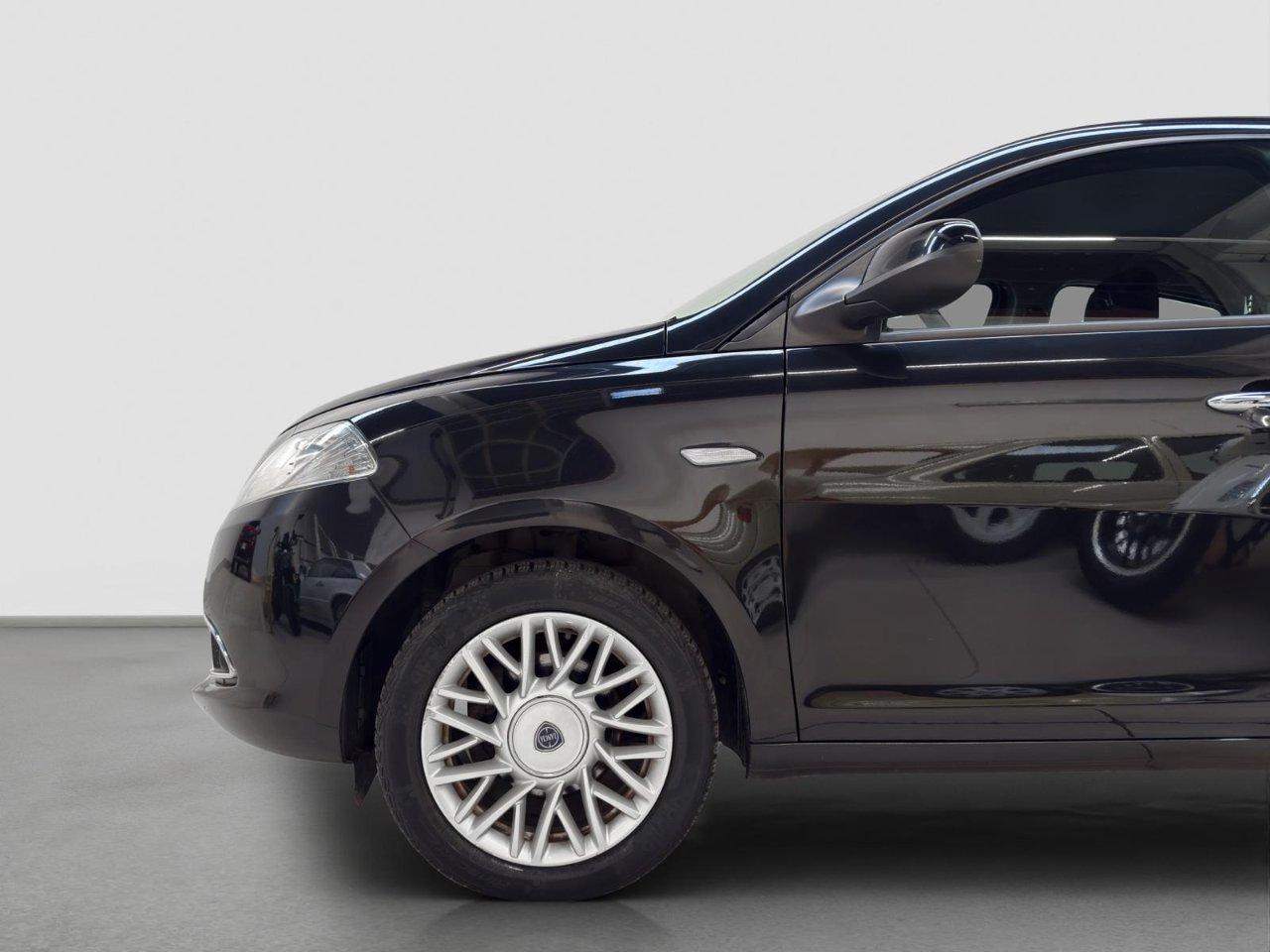 Lancia Ypsilon 5 Porte Ypsilon 1.2 8v Gold s&s 69cv E6