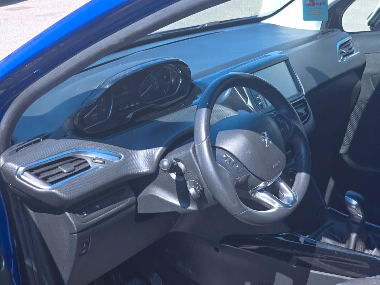 Peugeot 2008 BlueHDi 100 S&S Signature