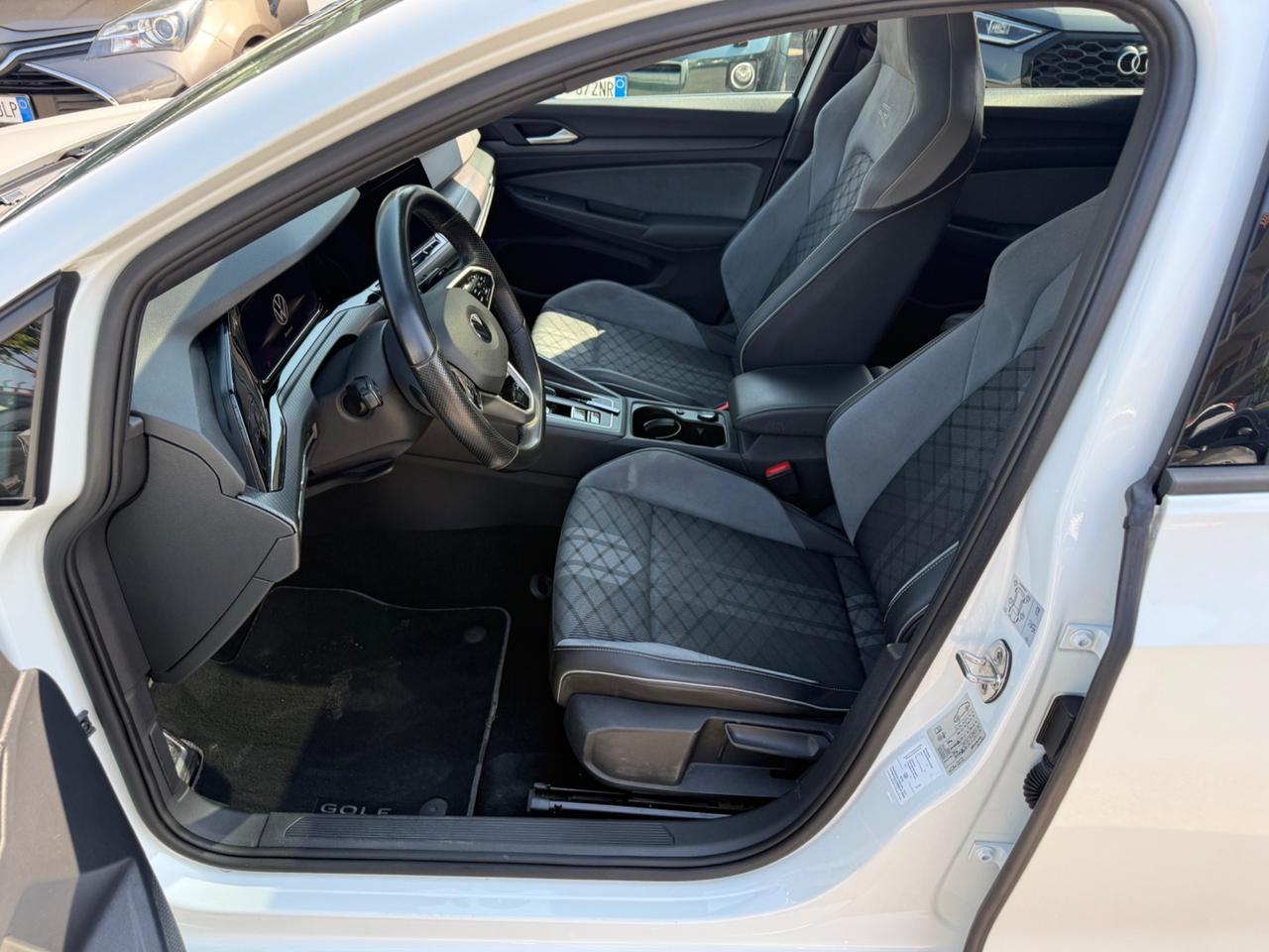 Volkswagen Golf 2.0 TDI 150 CV DSG SCR R-Line Tetto Apri