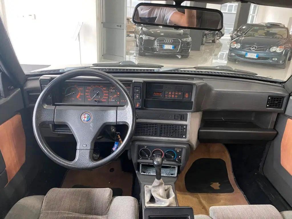 Alfa Romeo 75 2.0i Twin Spark