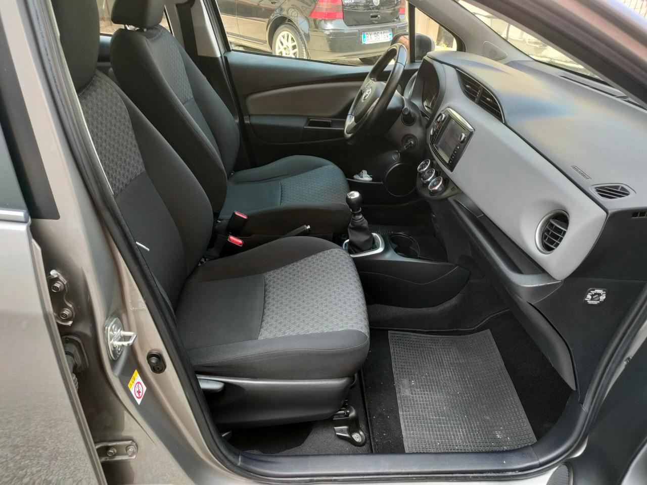 Toyota Yaris 1.4 D-4D 5p Lounge E6