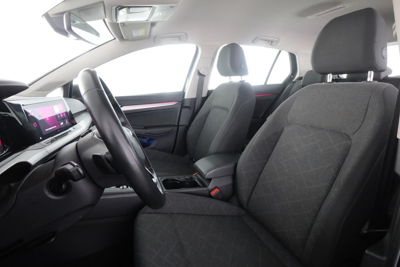 VOLKSWAGEN Golf 8ª serie Golf 1.0 eTSI EVO DSG Life