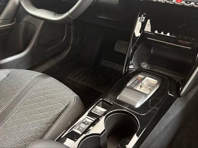 PEUGEOT 2008 PureTech 130 S&S EAT8 Allure