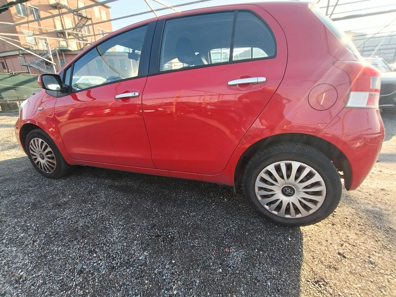 Toyota Yaris 1.0 5 porte