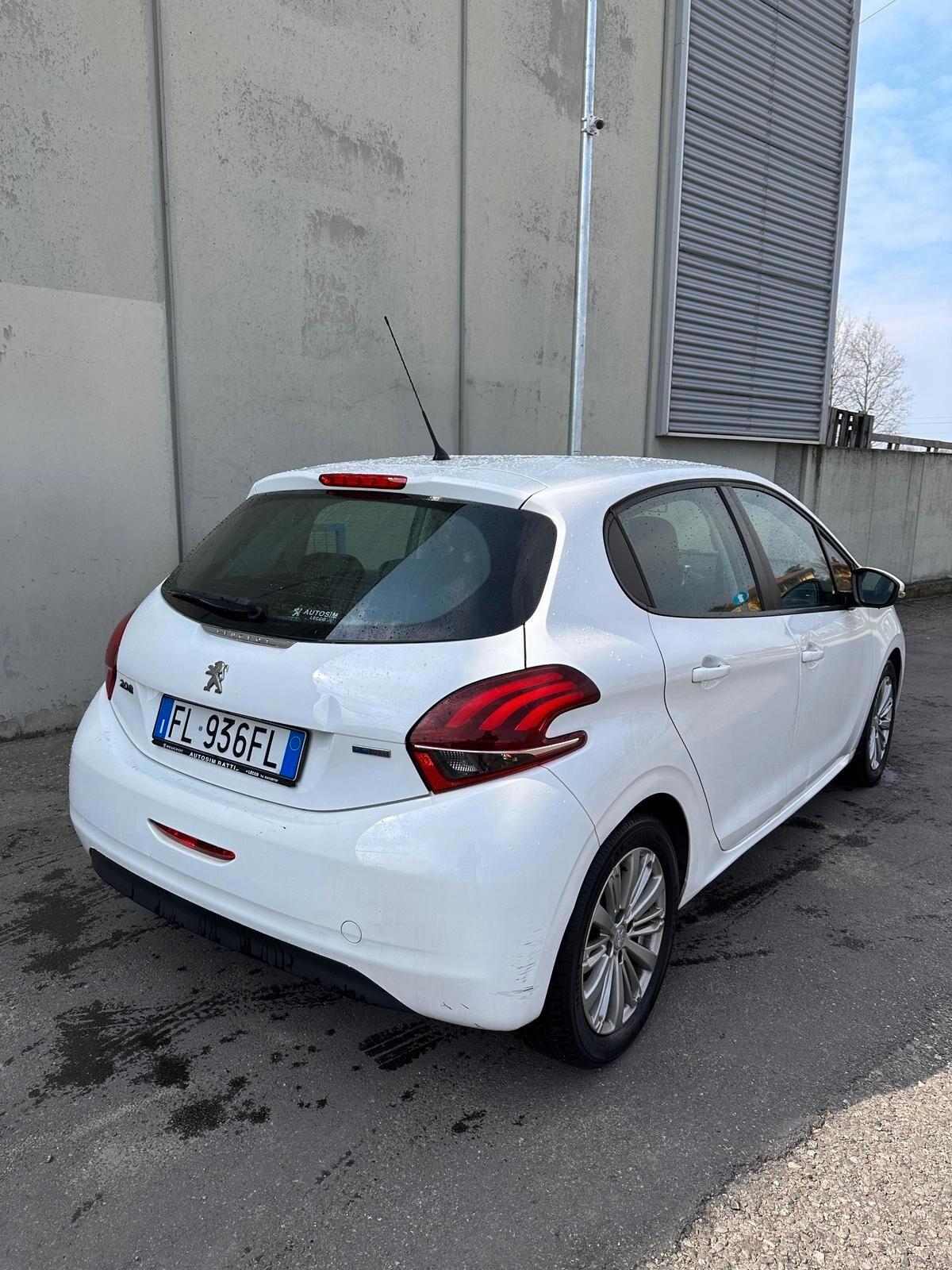 Peugeot 208 PureTech 82cv 5 porte Active