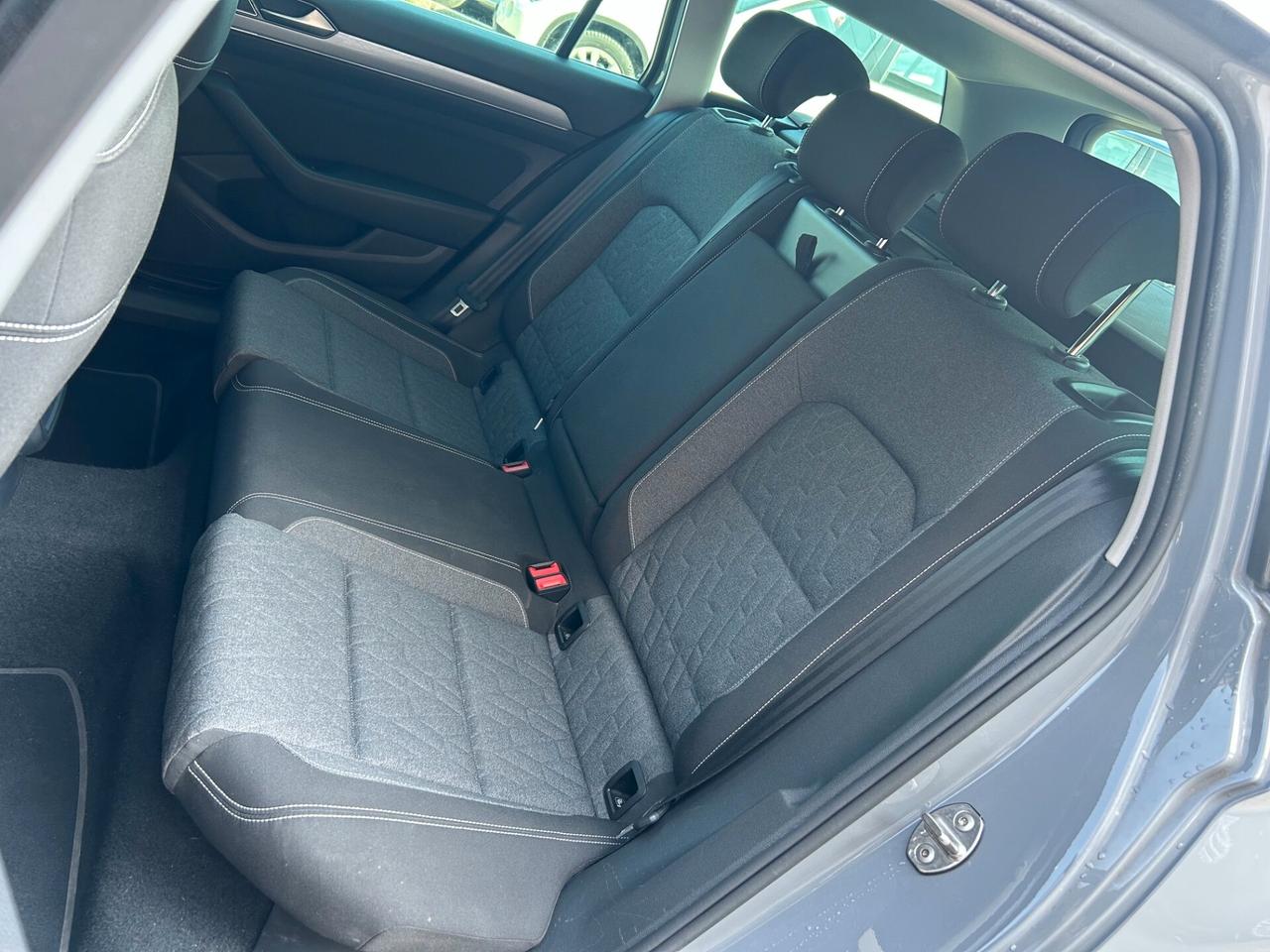 Volkswagen Passat Variant 2.0 TDI SCR 122 CV EVO DSG Business