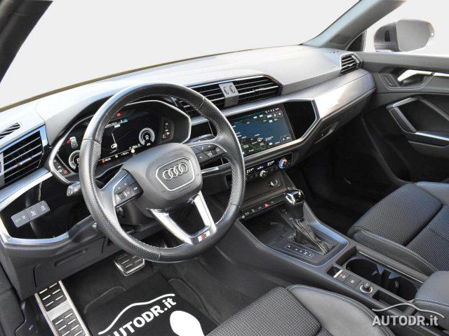 AUDI Q3 45 TFSIe S-Tronic 2xS-Line Retrocamera, Cerchi 19"