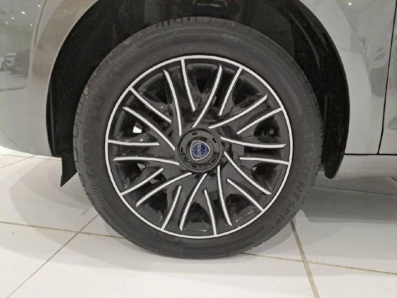 Lancia Ypsilon 1.0 FireFly 70cv Hybrid Oro