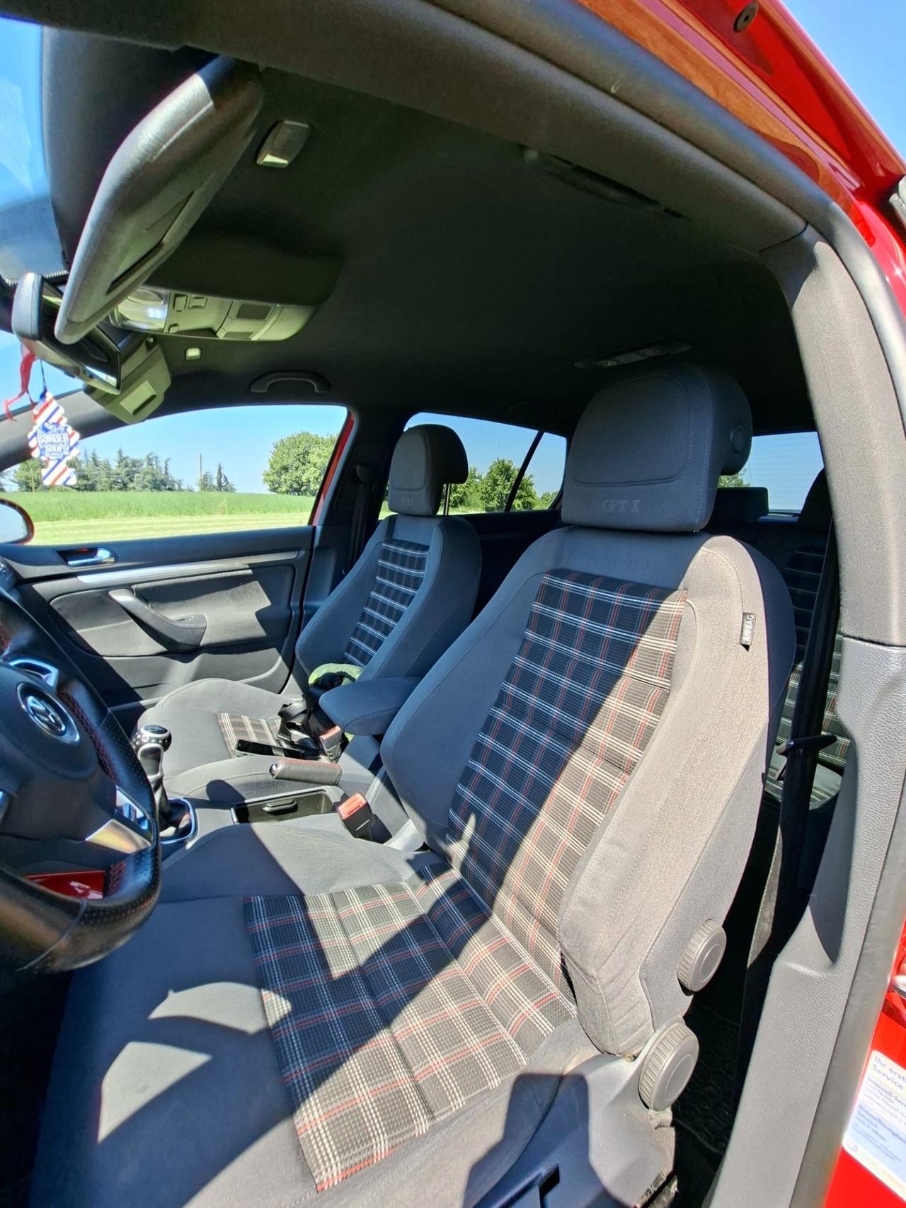 Volkswagen Golf GTI 2.0 16V TFSI 5p. MAN. TORNADO RED ASI