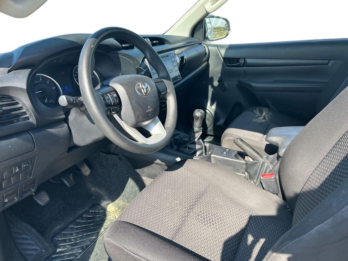 TOYOTA Hilux IV 2016 - Hilux 2.4 d-4d 4x2 Hilux my16