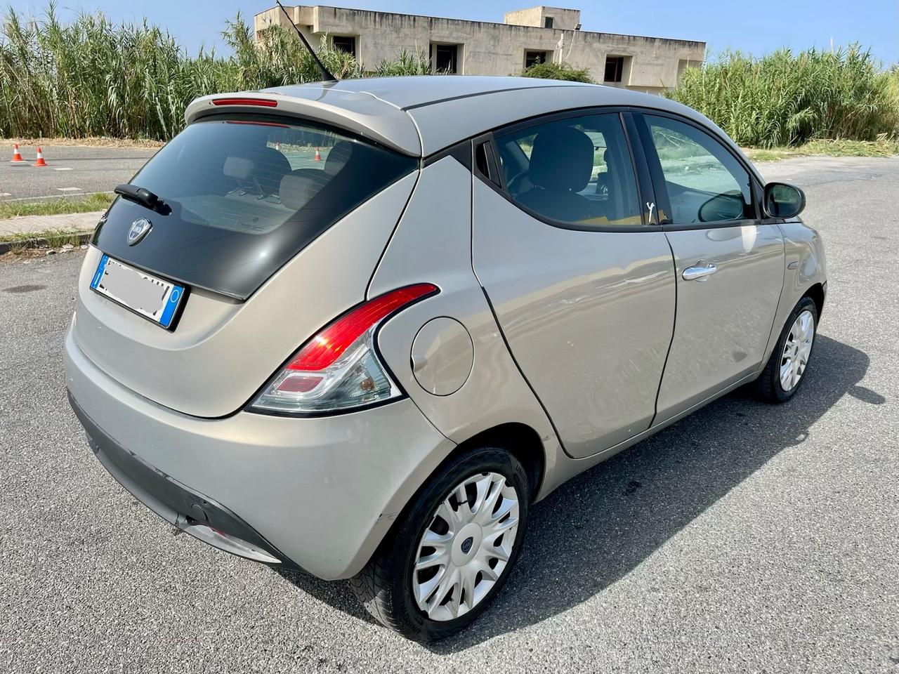 Lancia Ypsilon 1.3 MJT 16V 95 CV 5 porte
