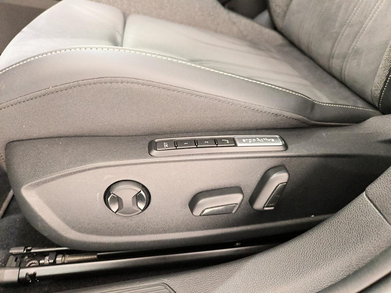 Volkswagen Golf 2.0 tdi style 150cv dsg