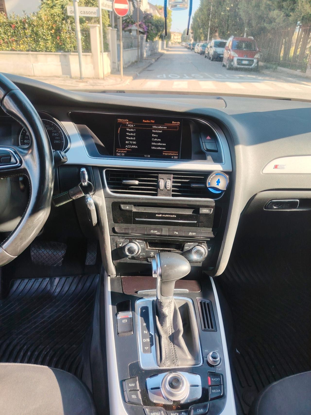 Audi A4 2.0 TDI clean diesel Business