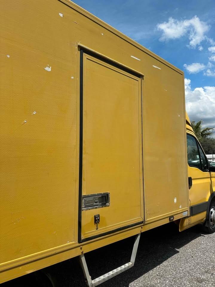 Iveco Daily 2.8 Cabinato