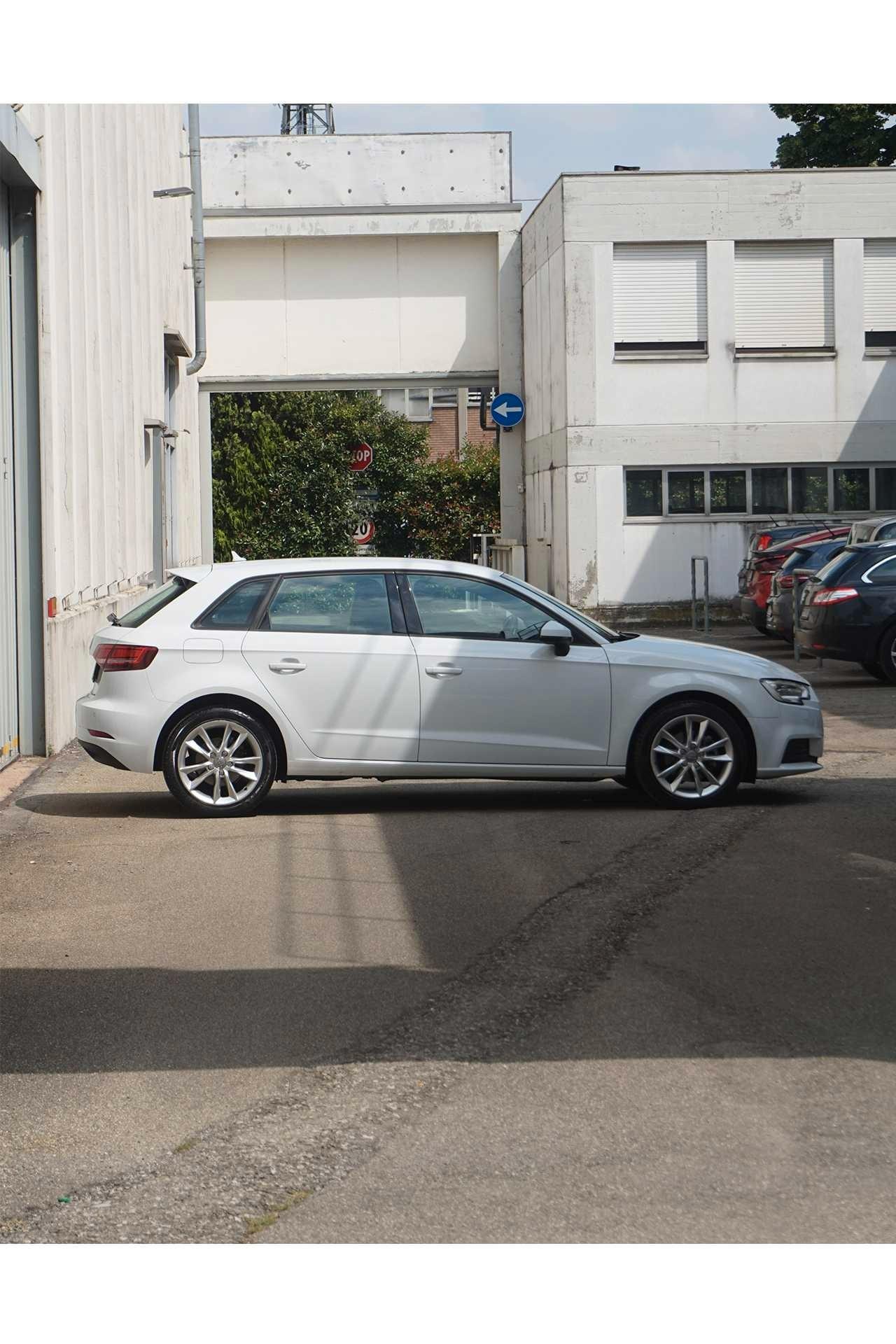 Audi A3 SPB 1.6 TDI 116 CV S tronic Business