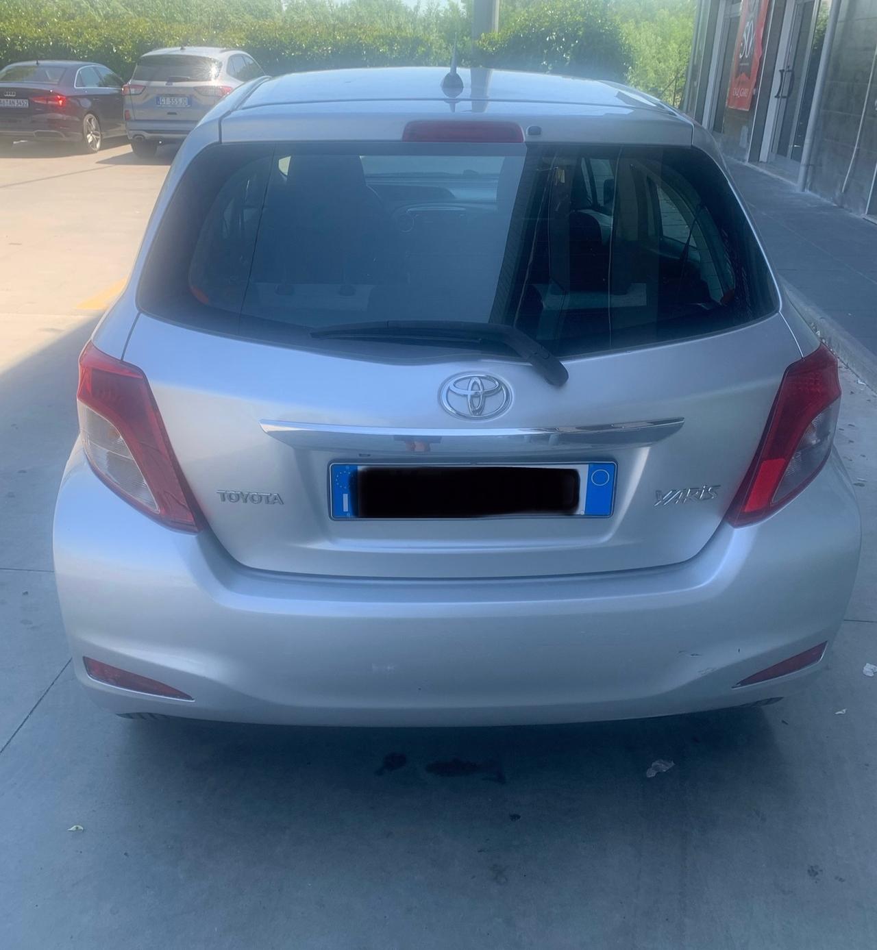 Toyota Yaris 1.3 5 porte Lounge 110000km