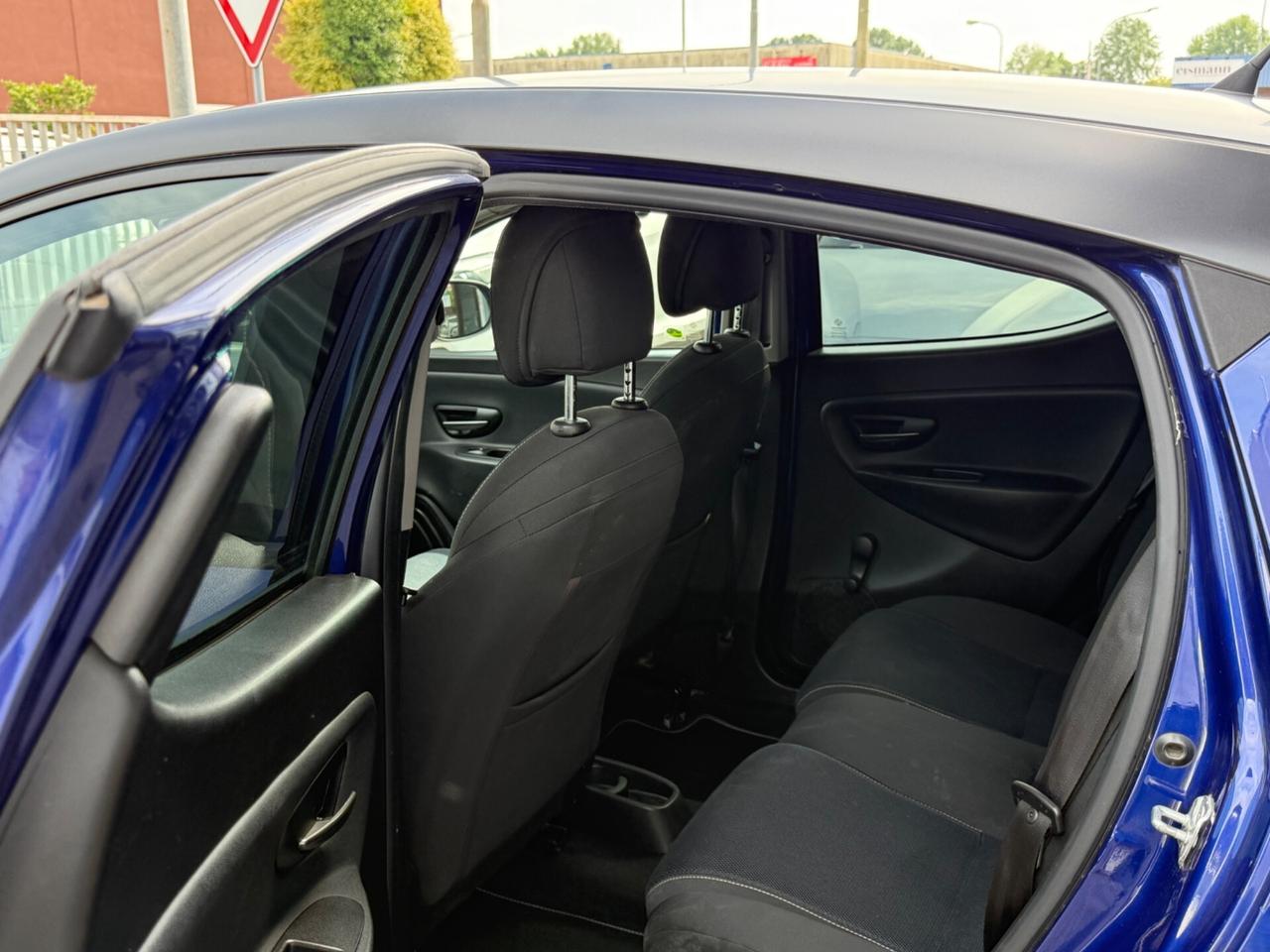 Lancia Ypsilon S momodesign 1.2 69 CV 5 porte