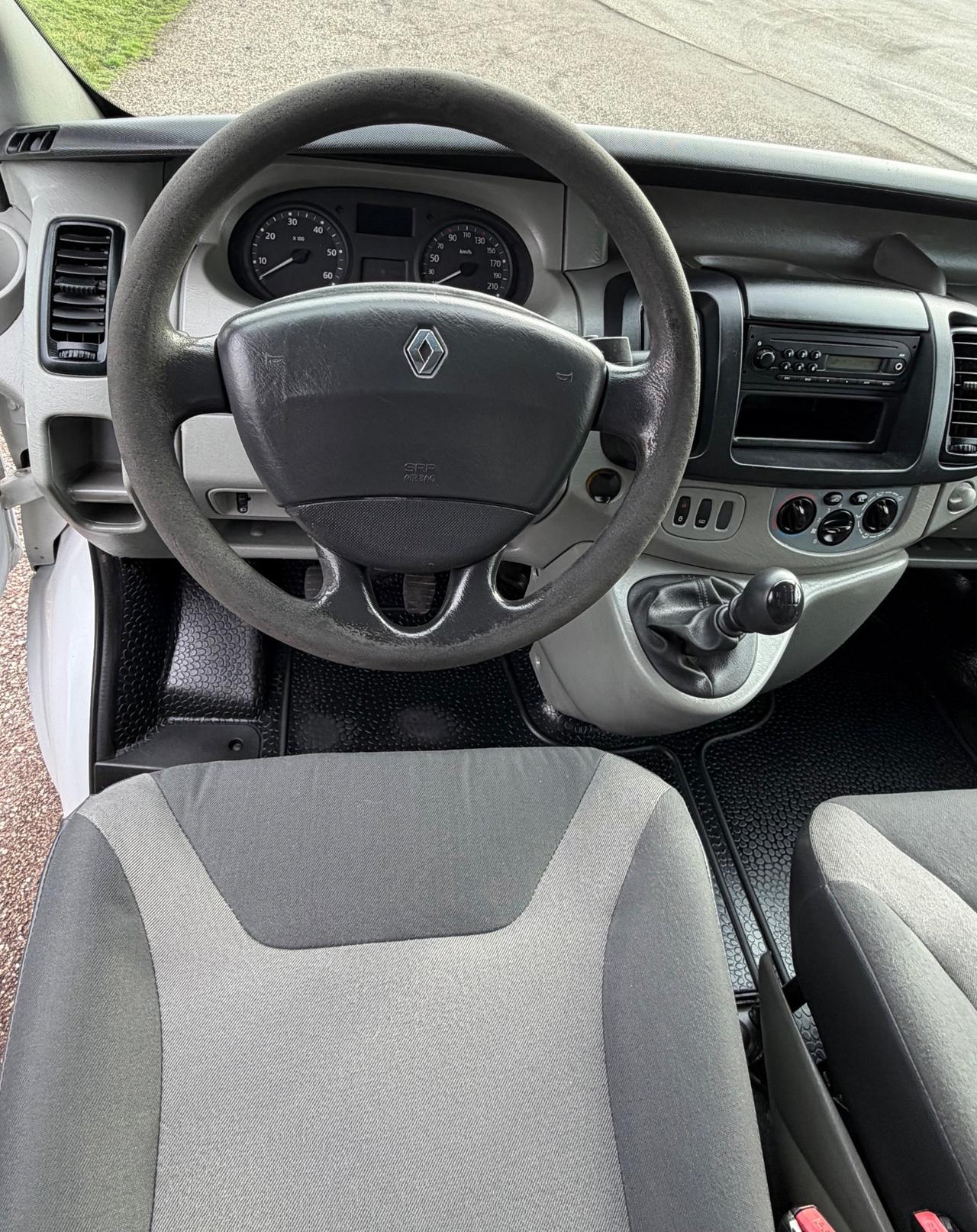 RENAULT TRAFIC 2.0 CTDi 115 CV 6 MARCE CLIMA AUTO