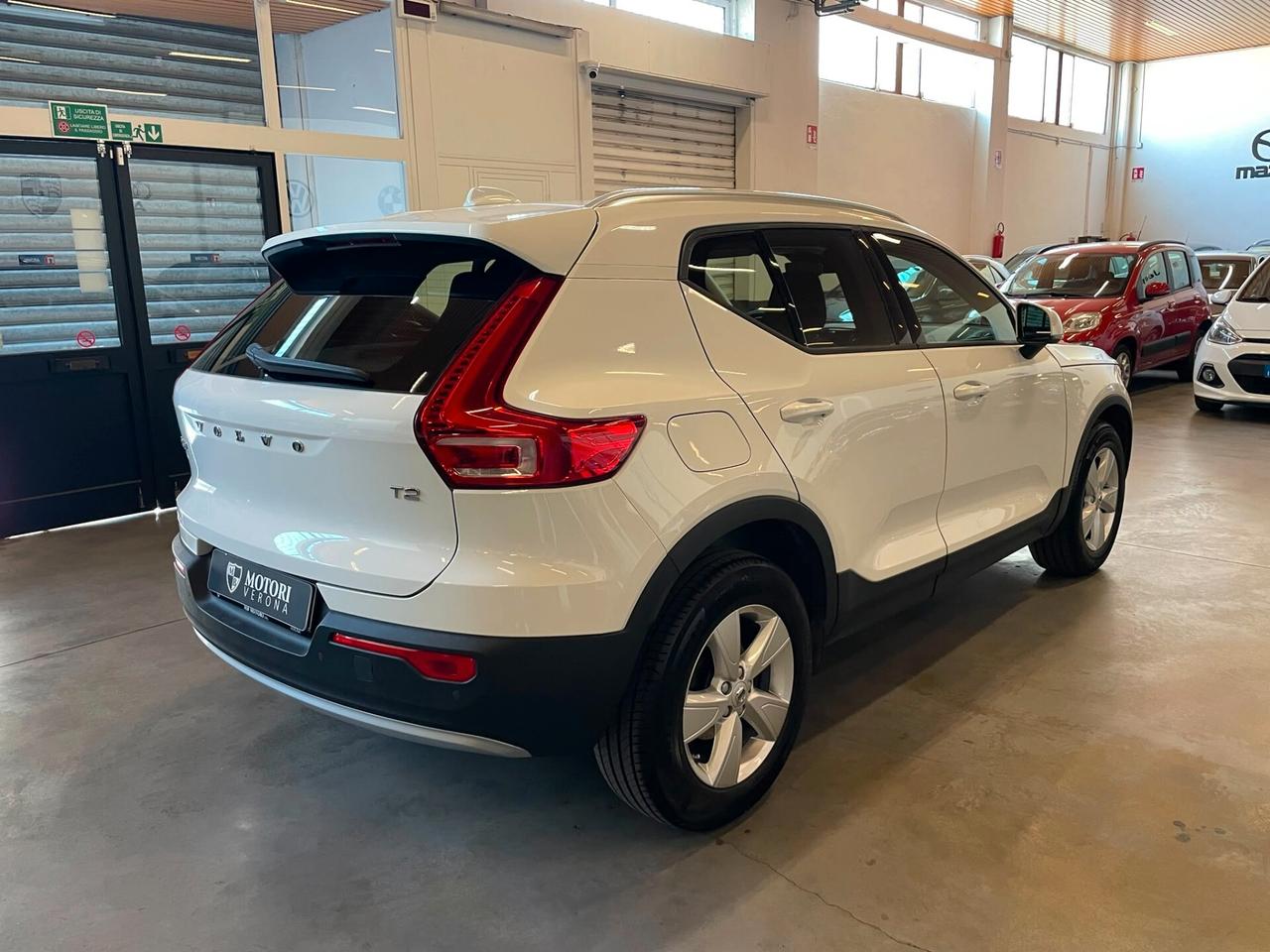 Volvo XC40 T2 Geartronic Momentum Core N1