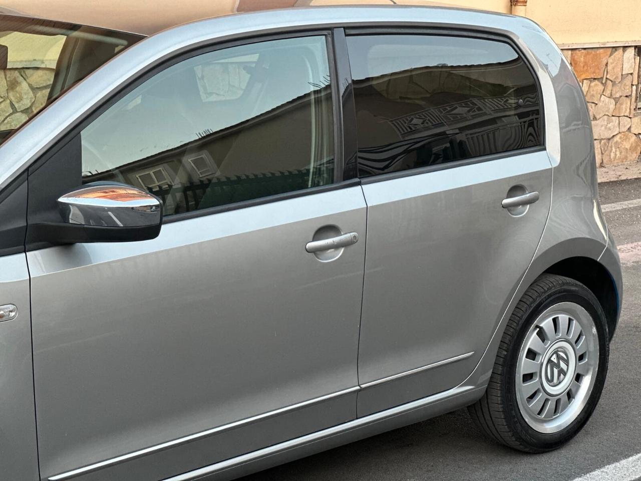 Volkswagen up! 1.0 Benz/ Metano