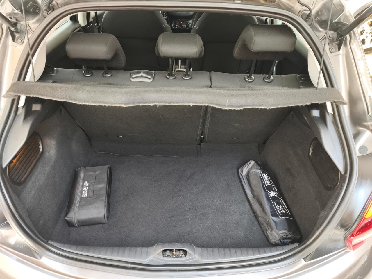 Peugeot 208 PureTech 82 5p. GPL Active