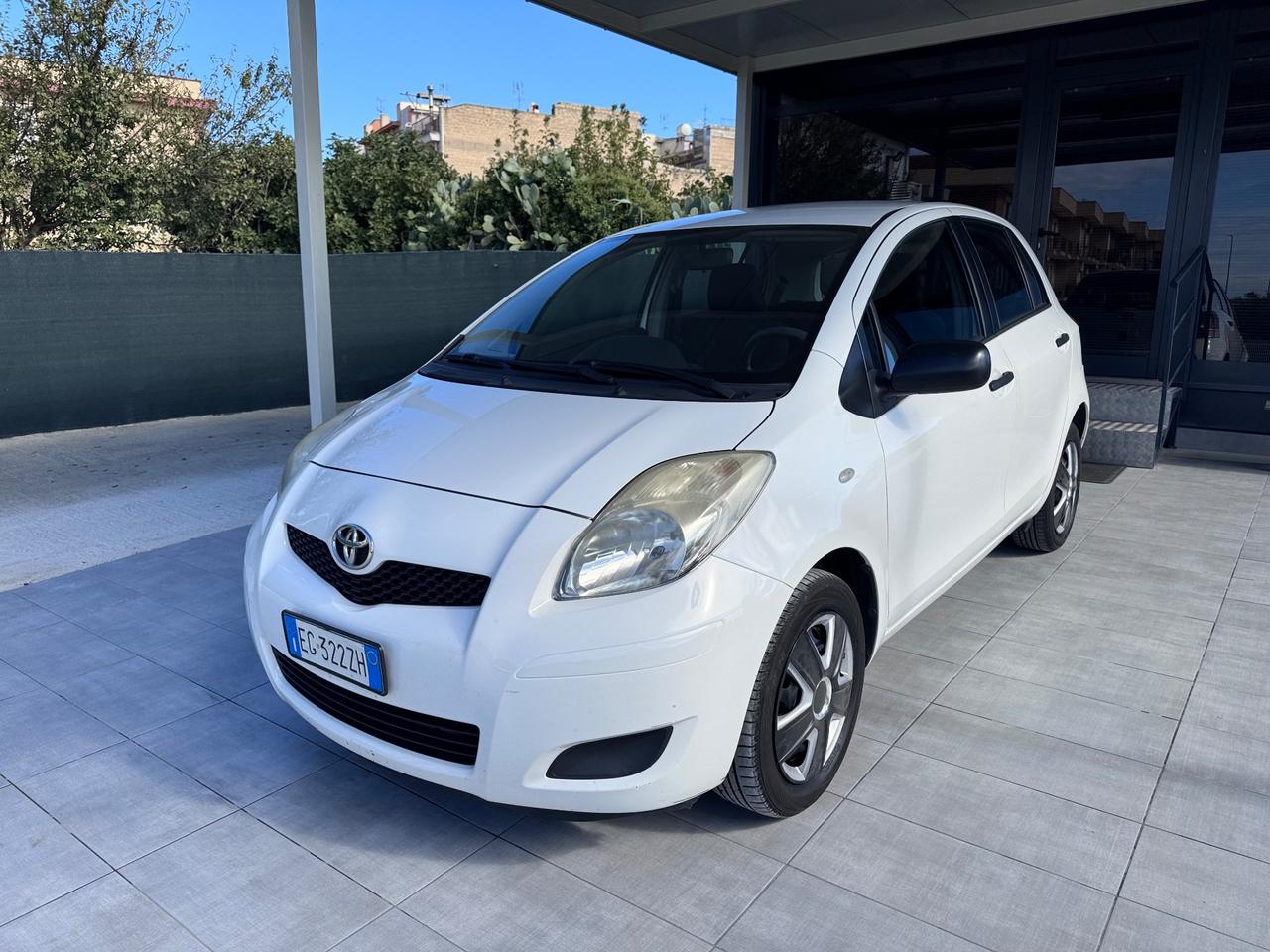 Toyota Yaris 1.0 5 porte