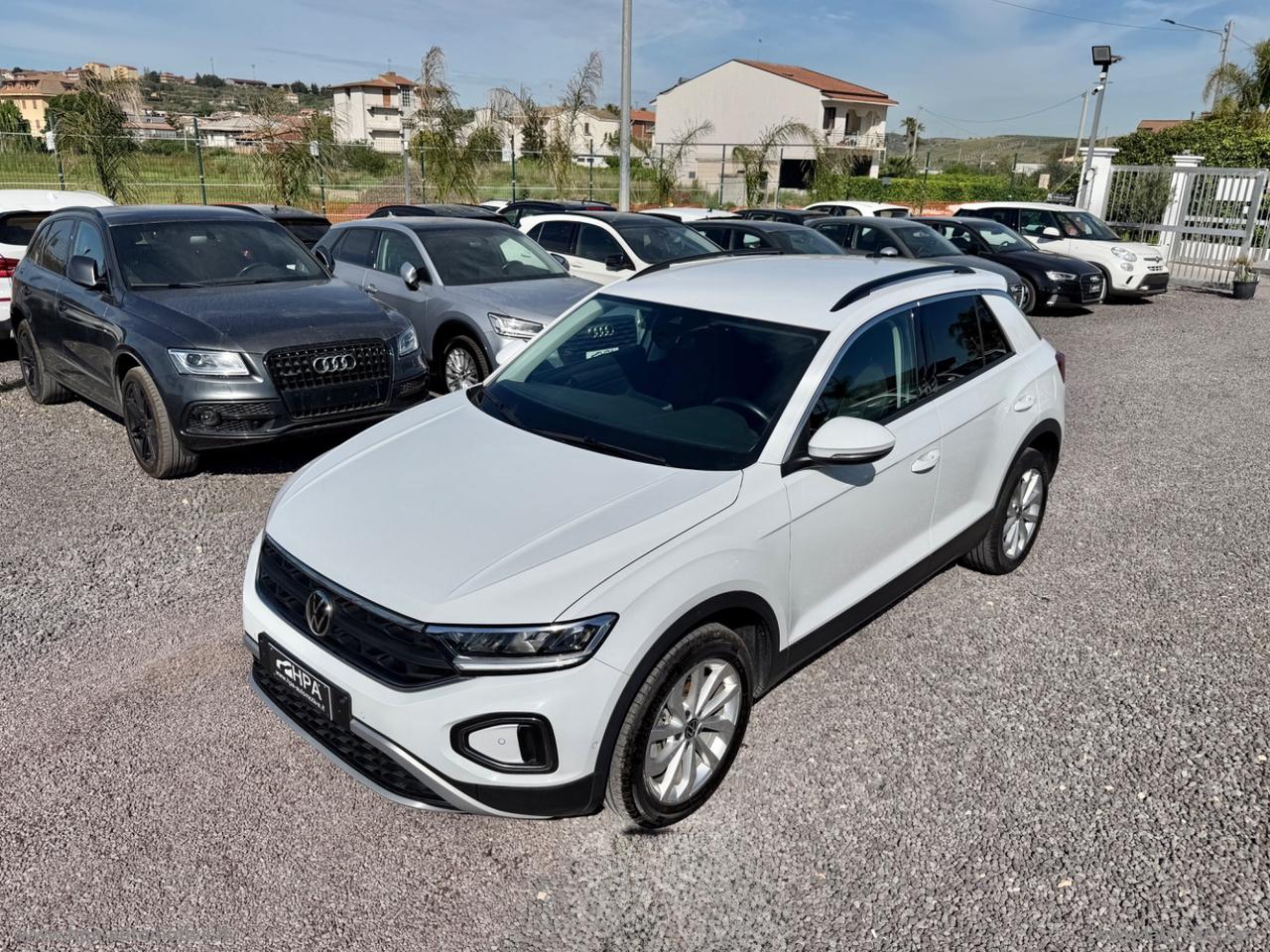 VOLKSWAGEN T-Roc 2.0TDI LED CARPLAY PARK ASSIST ACC