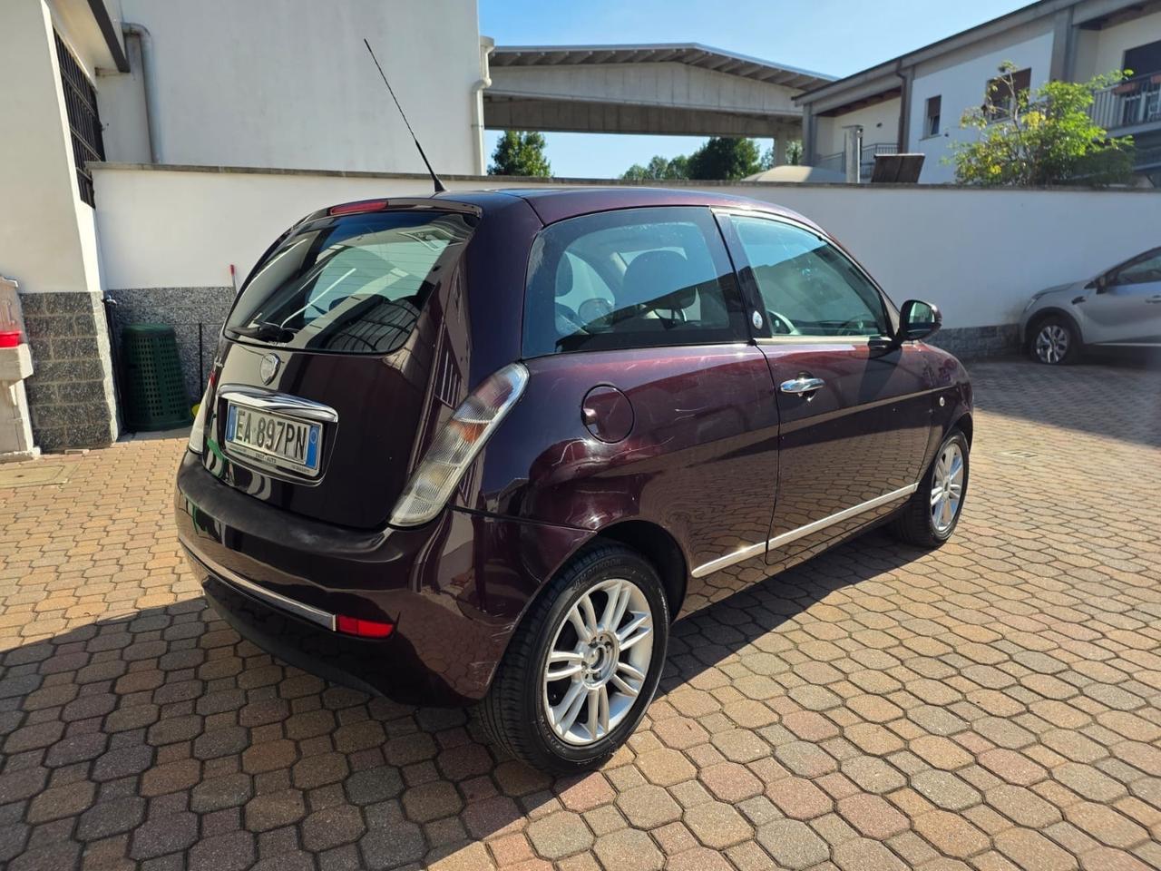 Lancia Ypsilon 1.4 Oro Ecochic GPL