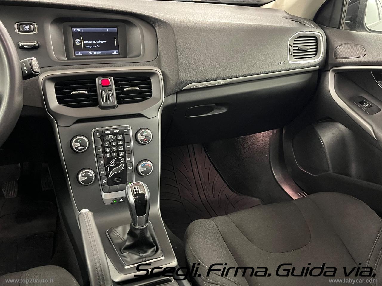 VOLVO V40 Cross Country D2 Kinetic|GANCIO TRAINO