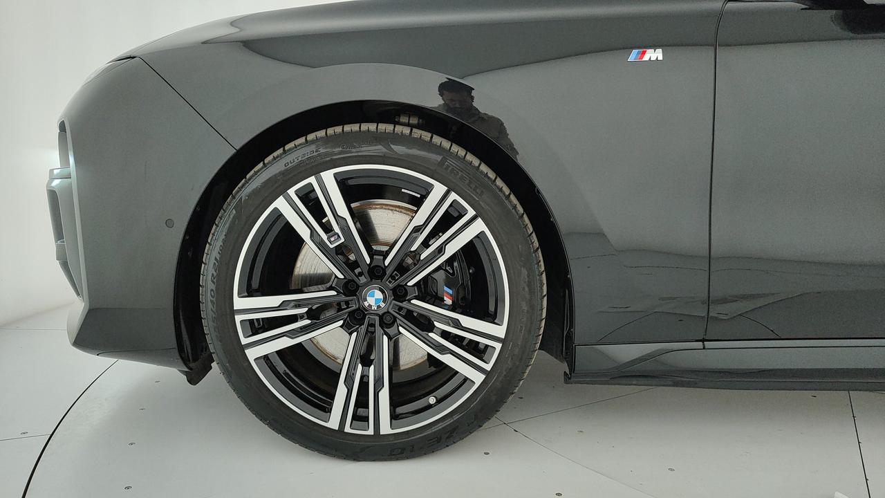 BMW Serie 7 G70 - i7 xdrive60 MSport