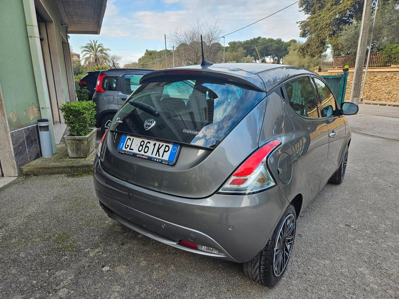 Lancia Ypsilon 1.0 FireFly 5 porte S&S Hybryd Gold