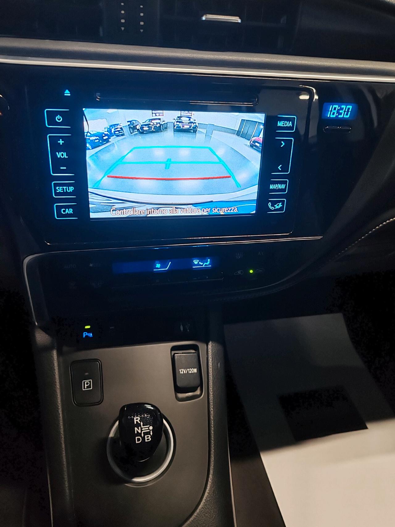 Toyota Auris 1.8 Hybrid Lounge