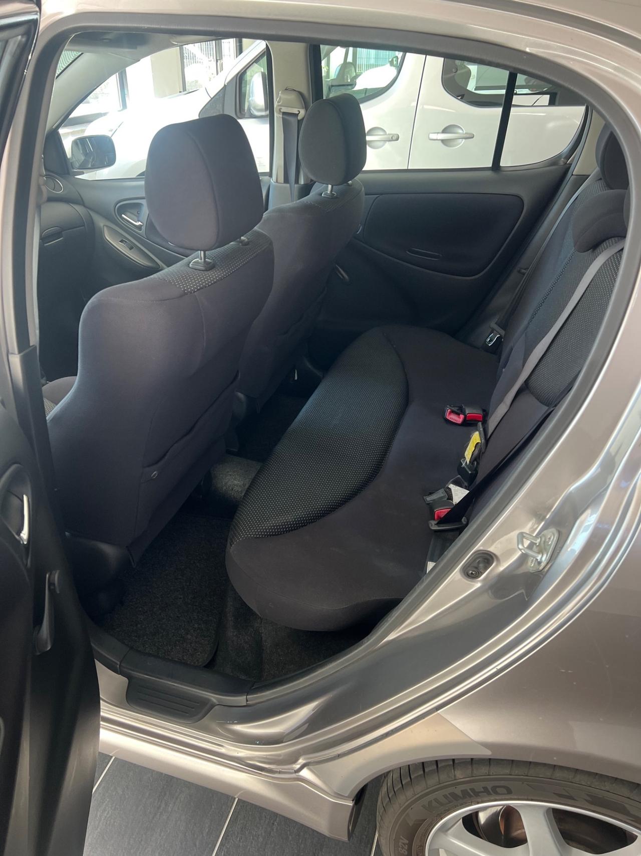 Toyota Yaris 1.5i 16V cat 5 porte T Sport