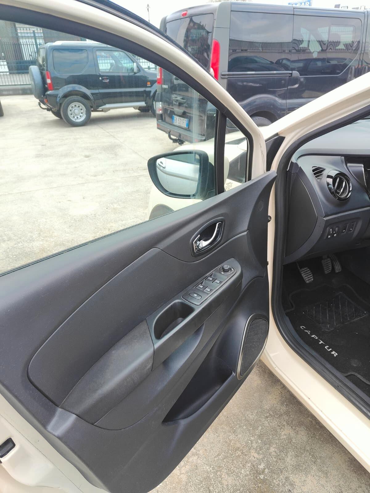 RENAULT CAPTUR -PRoV TOSCANA-ECCELLENTI CONDIZIONi